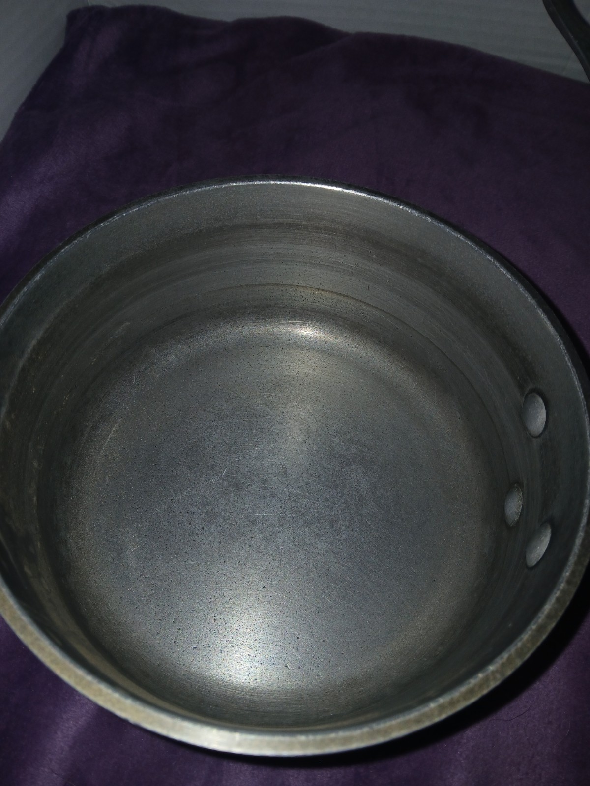 MAGNALITE 4 PIECE SET Two Pan Two Pots 1/2 Quart, 1 Quart W/Lid & Two 9 In Pans