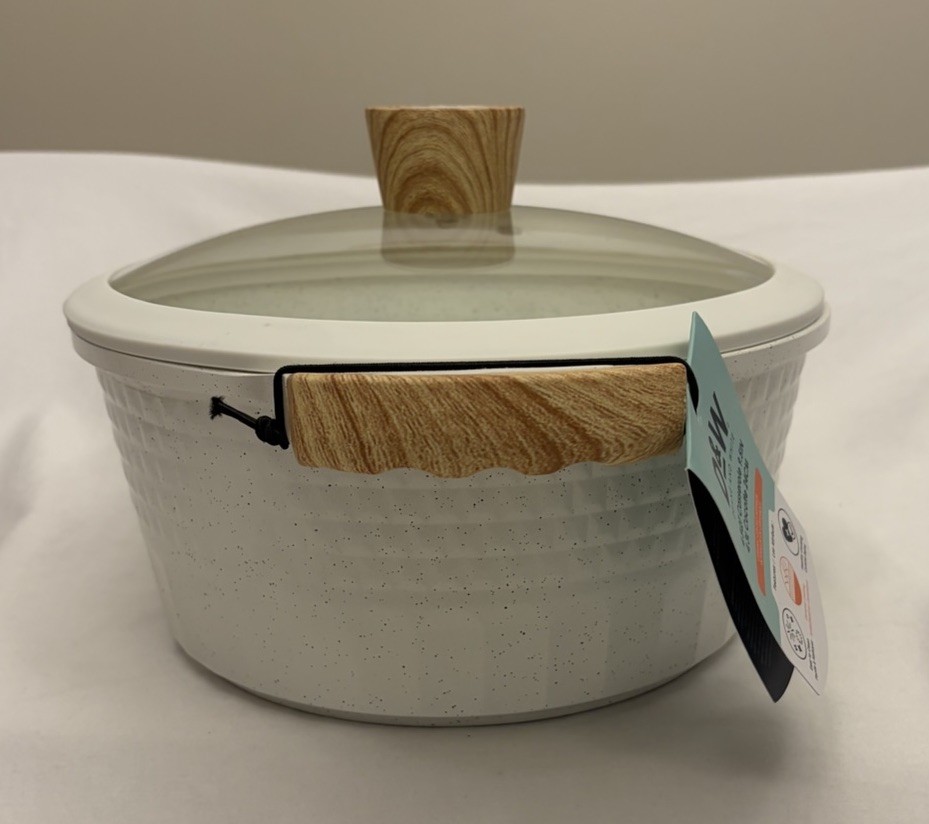 D&W Deane & White 4.5qt Casserole W/Lid Shiny White/Wooden Handles Non-Stick NWT