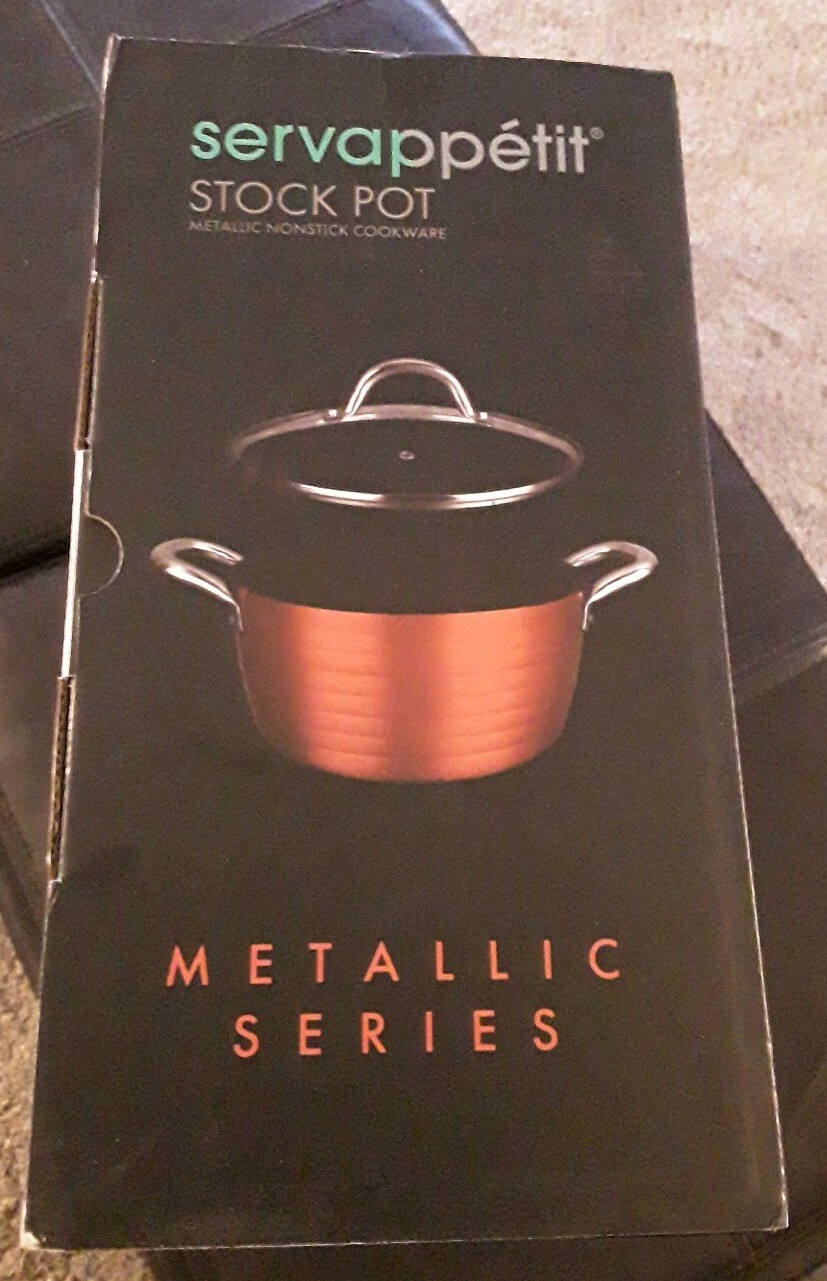 Servappetit 5QT Stockpot with Lid Brand New!!! anodized aluminum red in color!!