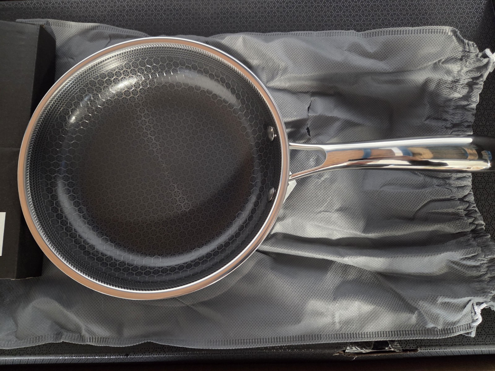 HexClad Hybrid Stainless Steel Frying Pan with Lid – 8 Inch