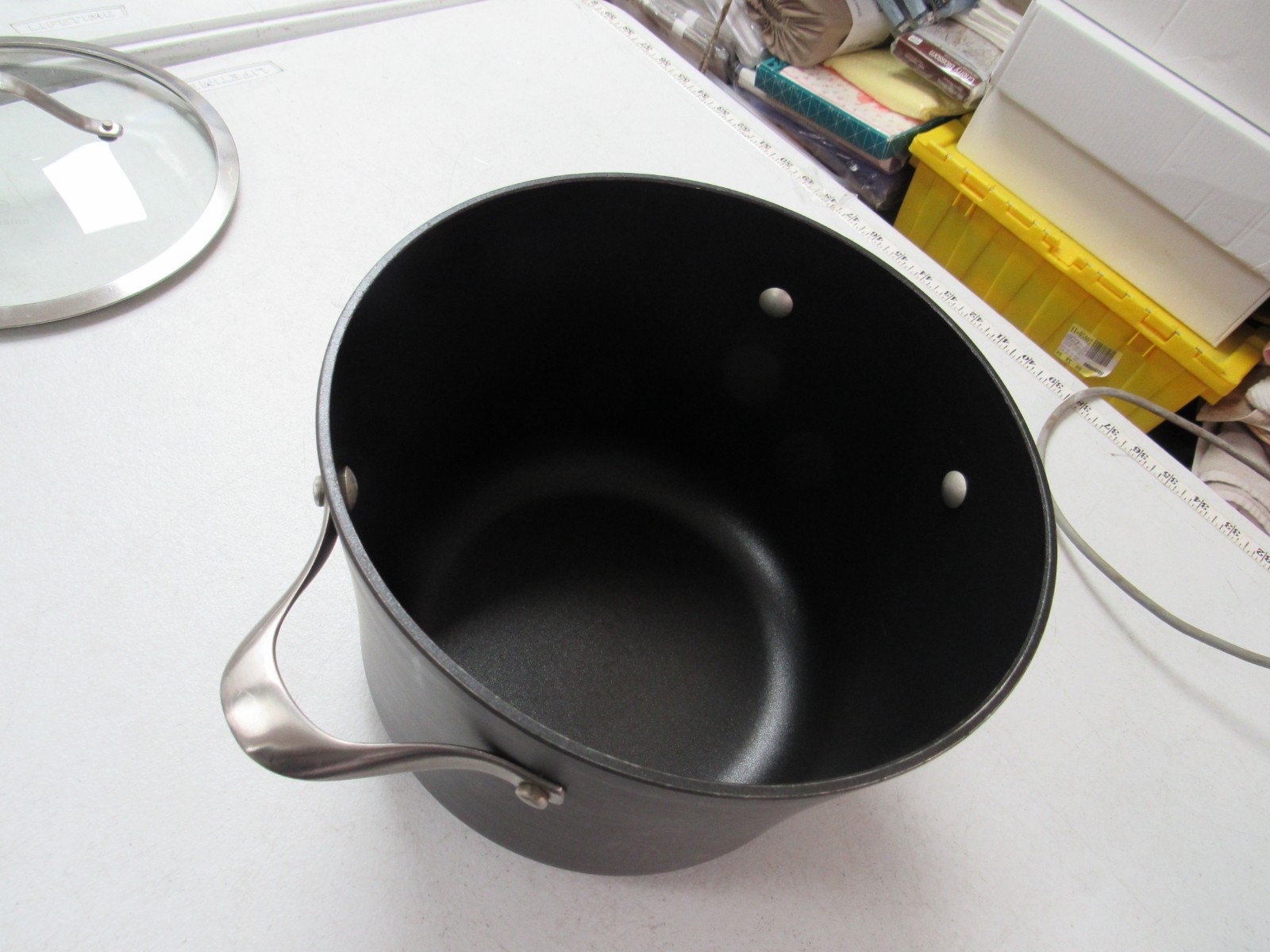 Calphalon 808 Stockpot-8 Quart PFOA free Stock Pot w/ lid
