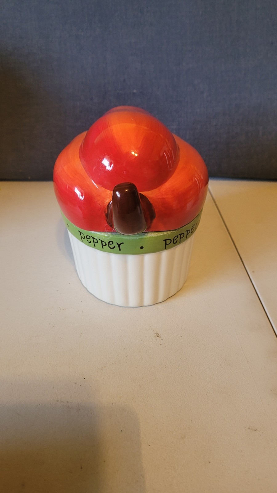 Judy Phipps Red Bell Pepper Covered Baking Dish Certified International. 16 Oz.