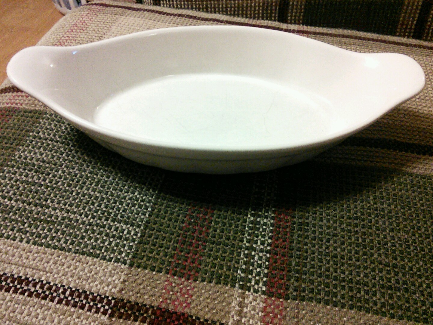 Cream Oval Enamel Pan Measures 1 3/4″Deep X 9 1/2″ L X 5″ W- AU GRATIN