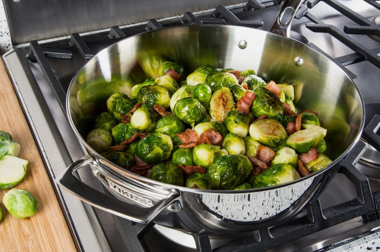 Viking Contemporary 3Ply Deep Frying Pan with Glass Lid, 4.8 Quart Stainless