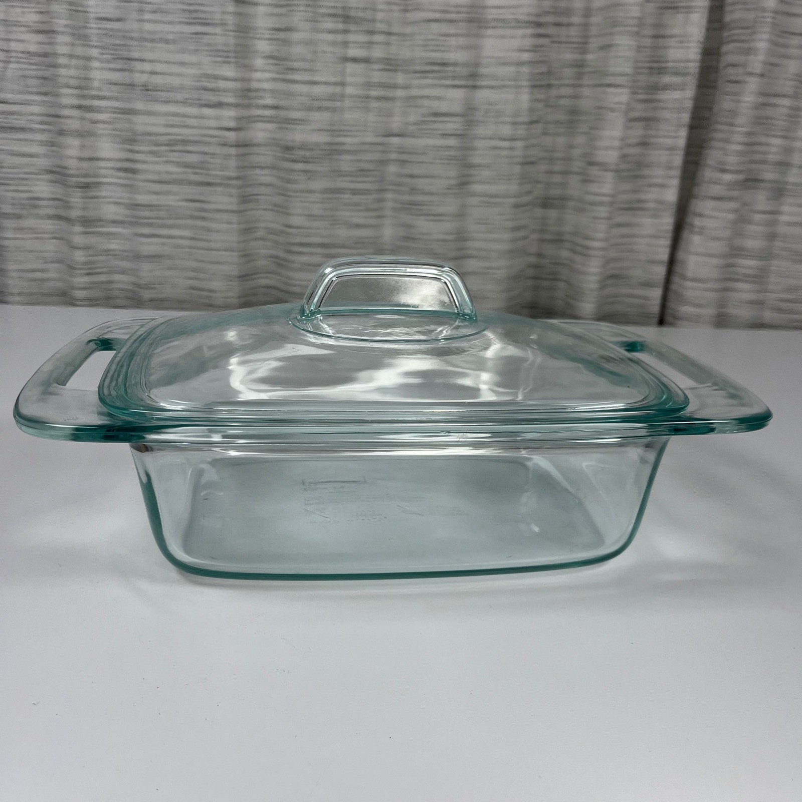 Pyrex 2 Quart Clear Glass Casserole Dish with Lid Rectangular Baker 1.9L USA