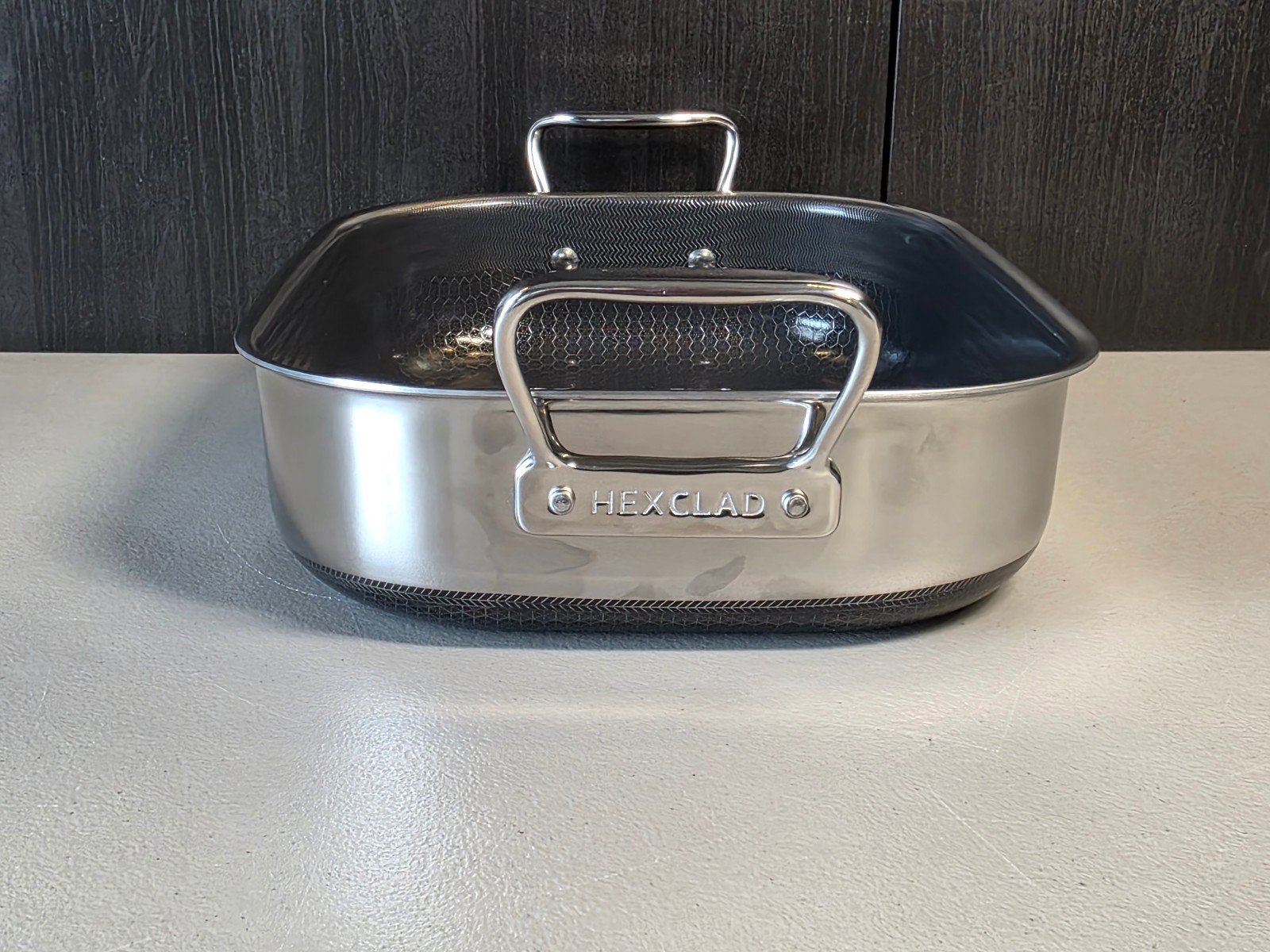 Hexclad Non-Stick Small Hybrid Roasting Pan with Rack 16″x10″x3″ – New
