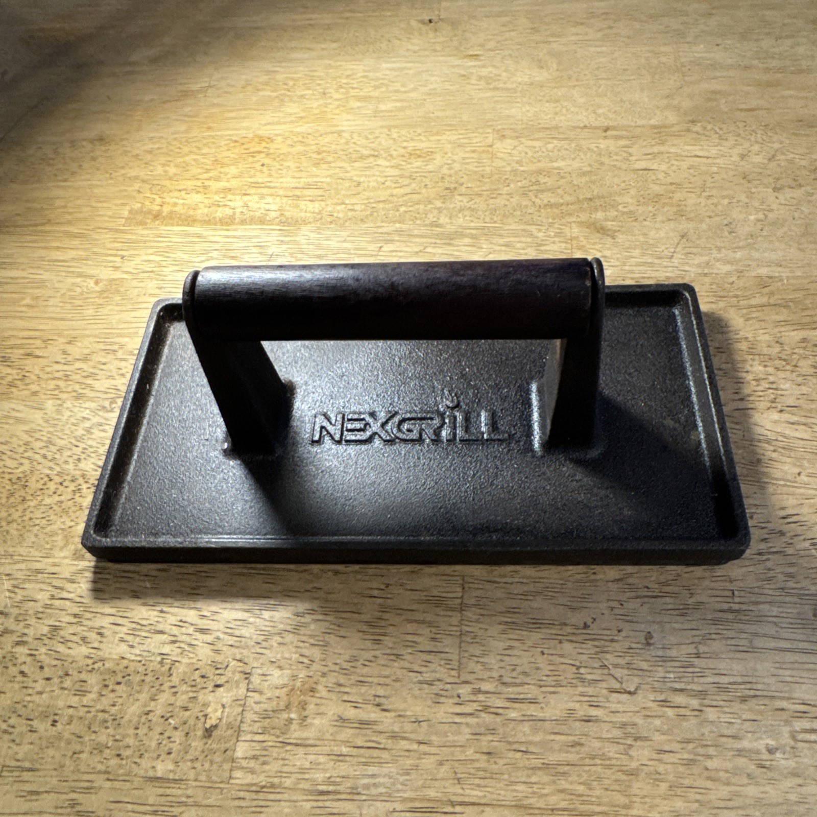 Cast Iron Grill Press With Wooden Handle For Steak, Burgers, Sandwiches
