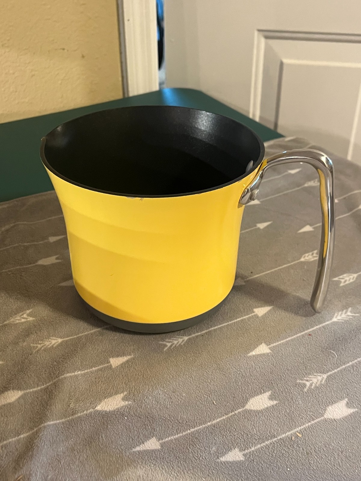 Technique 2 Qt. Saucepan w/ Pour Spout! Yellow!