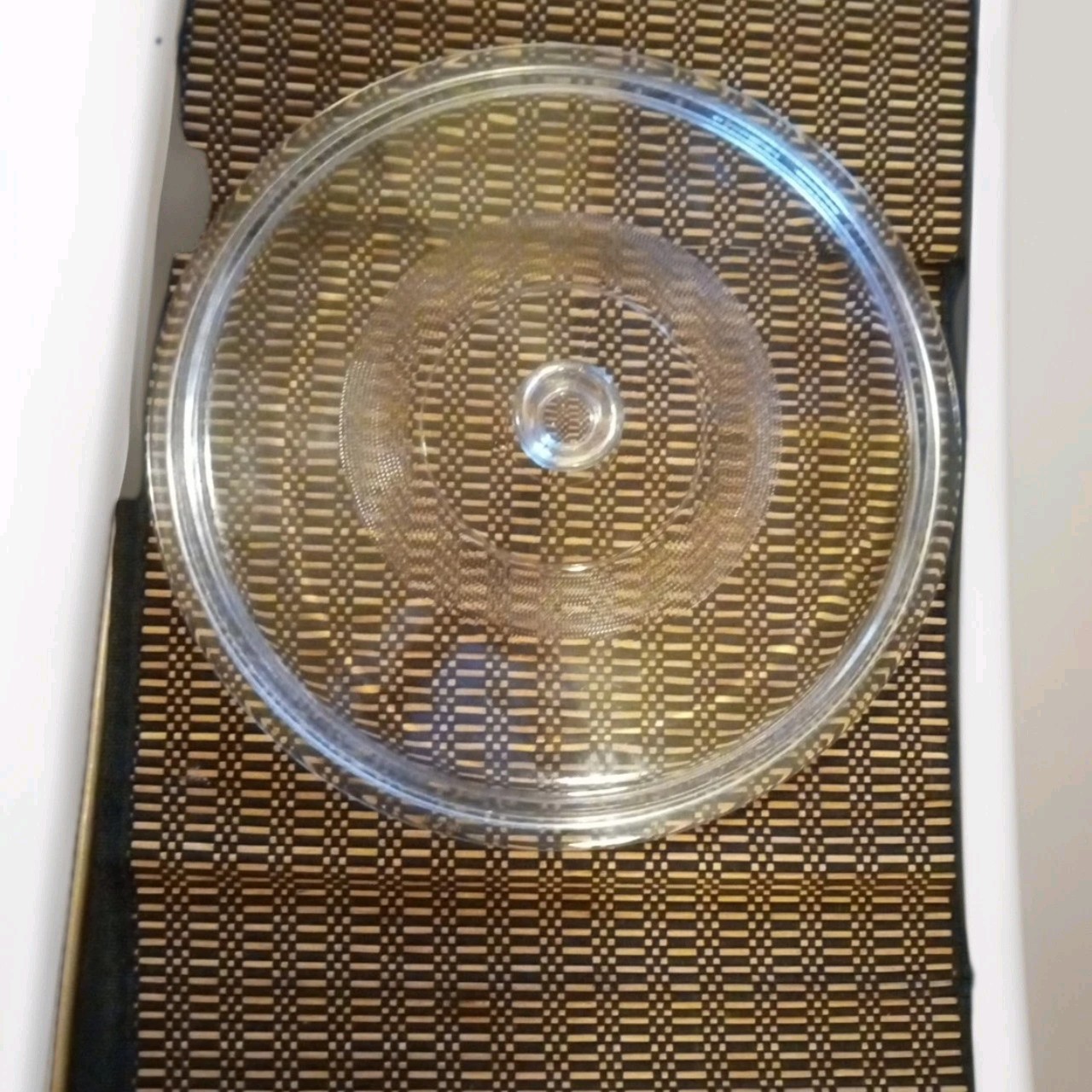LARGE ROUND CLEAR GLASS REPLACEMENT LID USA 2 O.D 12.25″ ID 11.25″