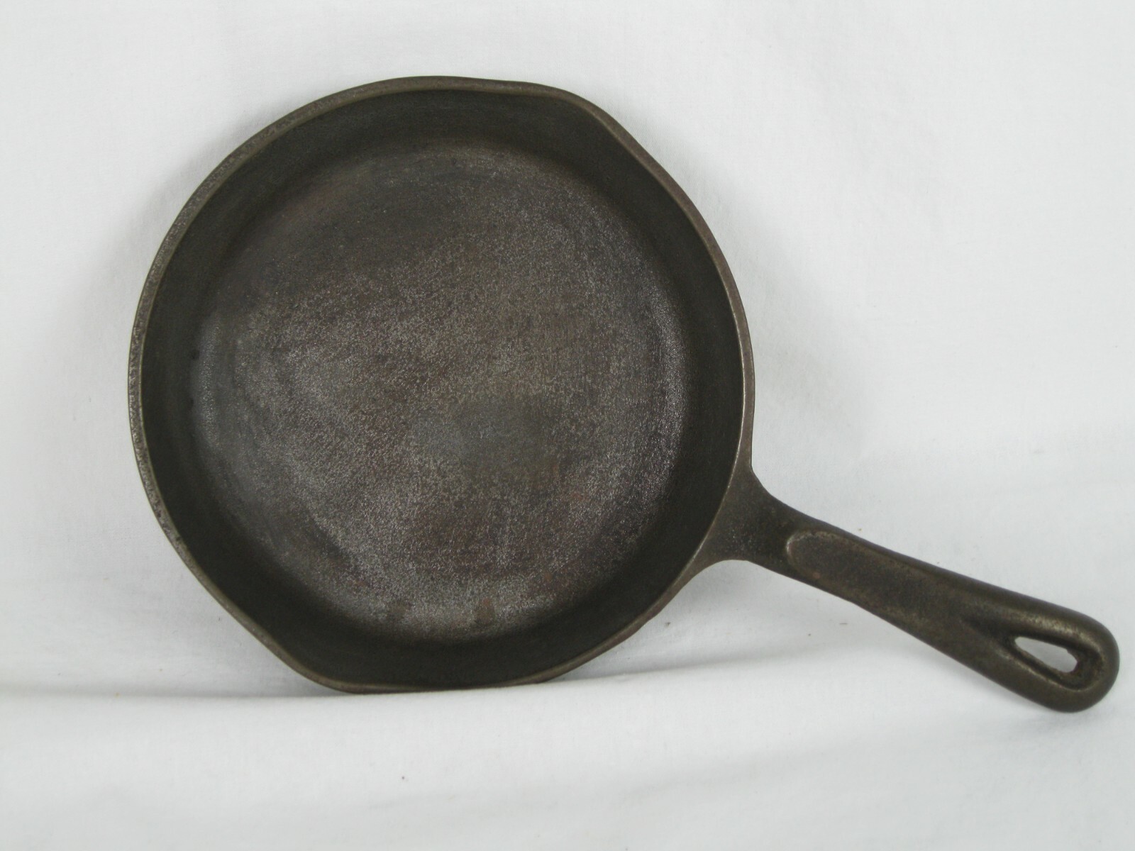 Vintage Wagner Ware 8″ /20 cm.Inch Cast Iron Skillet Made in USA B 2-98