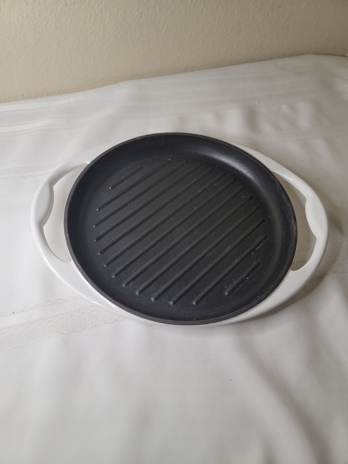 ih 10″ Round White Enameled Cast Iron Grill Pan EUC Bel Fer