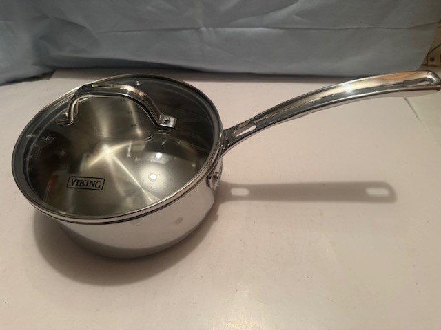 VIKING FABULOUS 3 PLY HEAVY QYALITY STAINLESS STEEL 2 1/4 QT COVERED SAUCE PAN