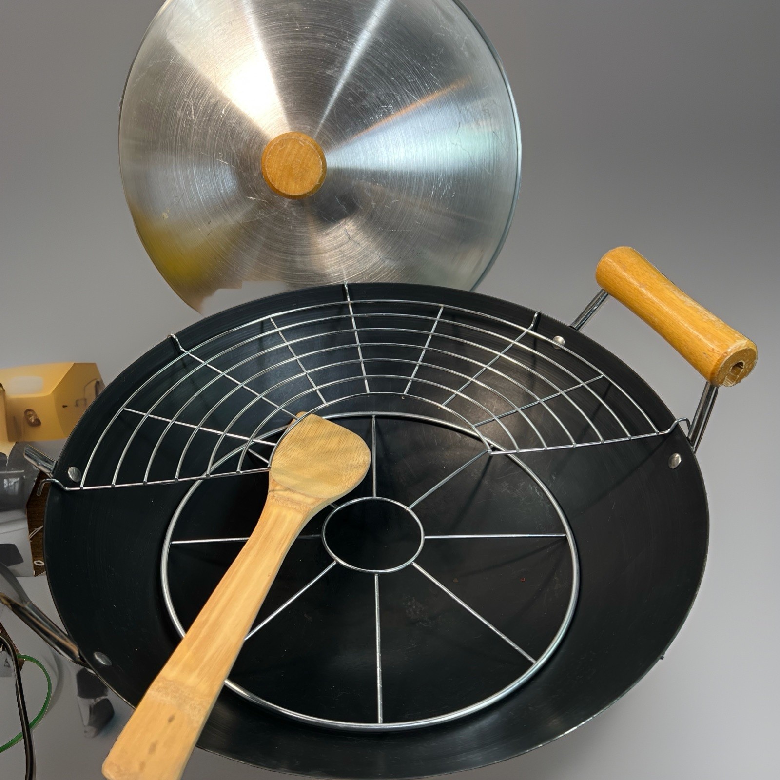 6 Piece 14″ Coated Wok Set Carbon Steel Nonstick Surfaces Wood Handles Racks Lid