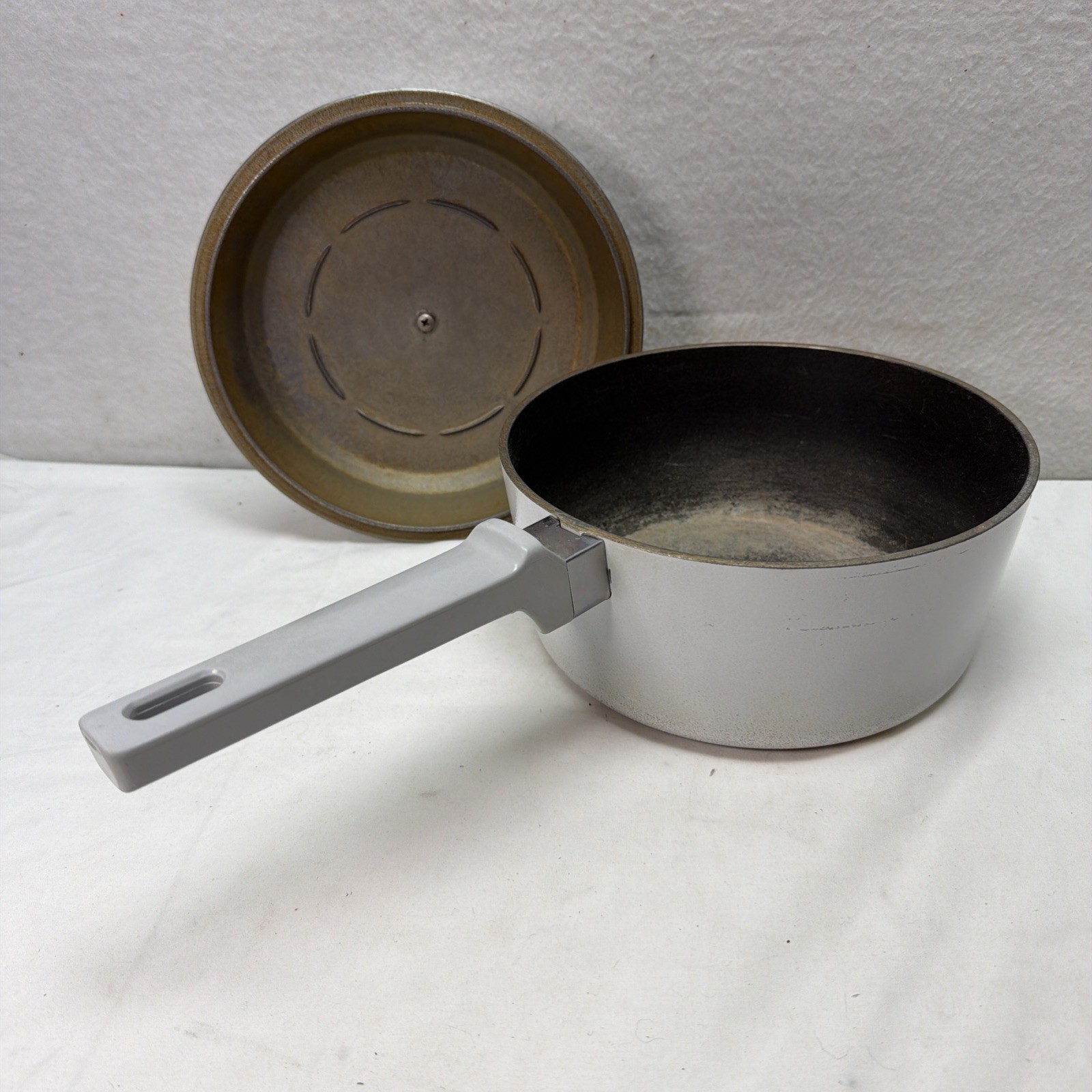 Club Aluminum Cookware White Supra Sauce Stock Pot Pan w Lid 3 quart.