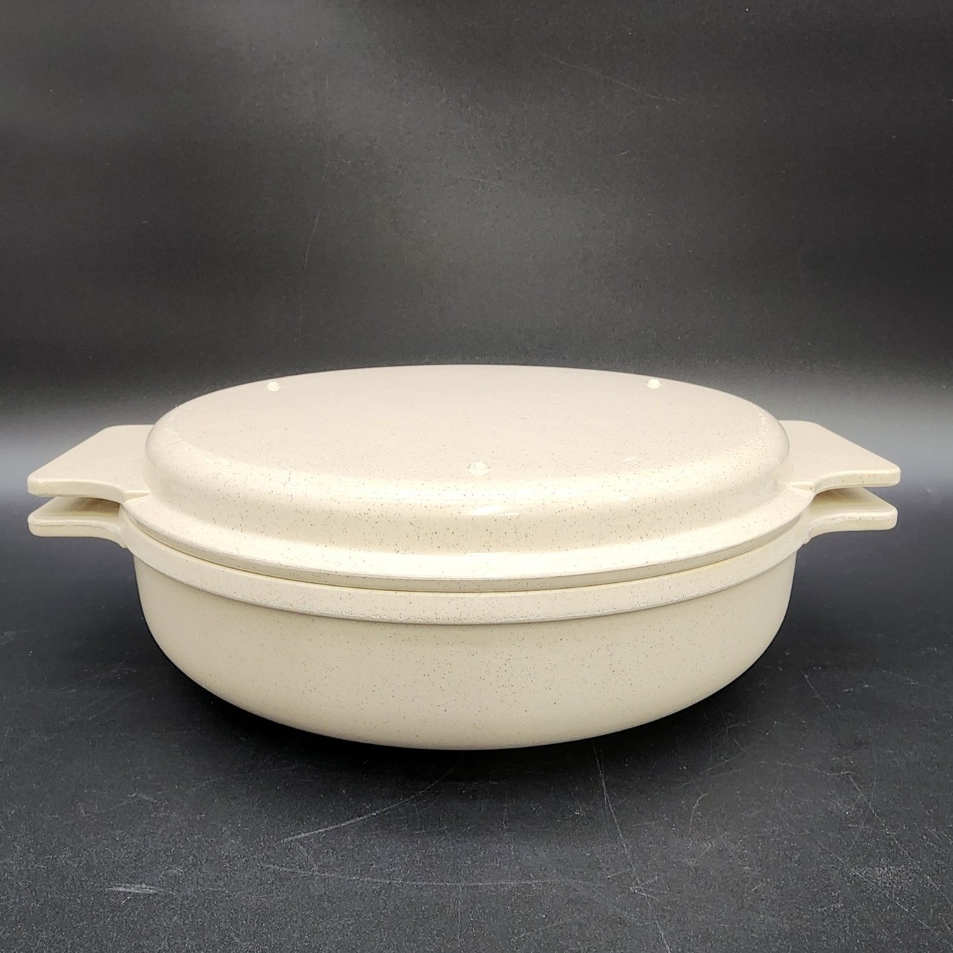 Regal Ware 2L Tan Brown Casserole Dish Lid Vintage MCM Microwave Oven Safe USA