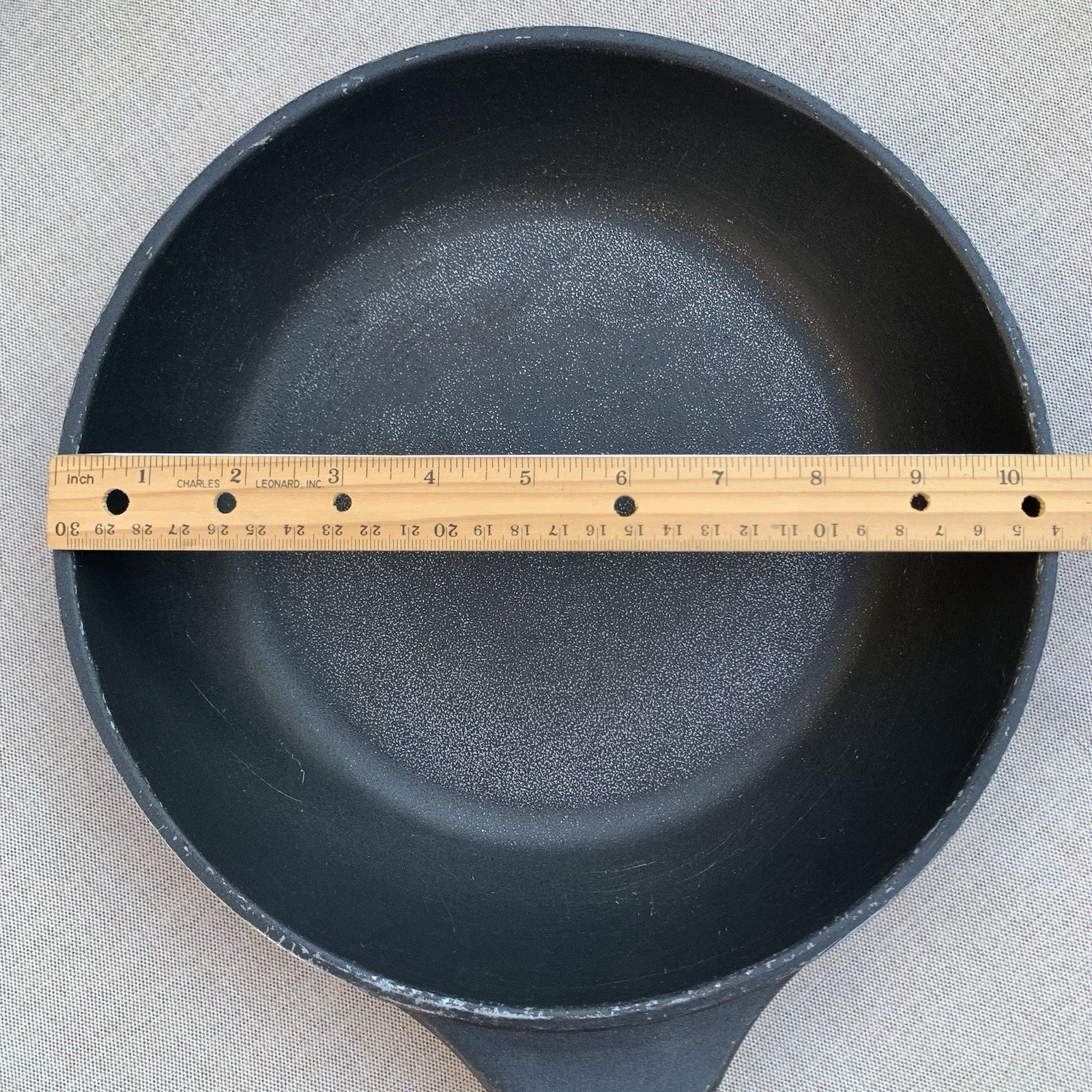 Nordic Ware Vintage Red Skillet Frying Pan 10.25″ Nonstick Made in USA