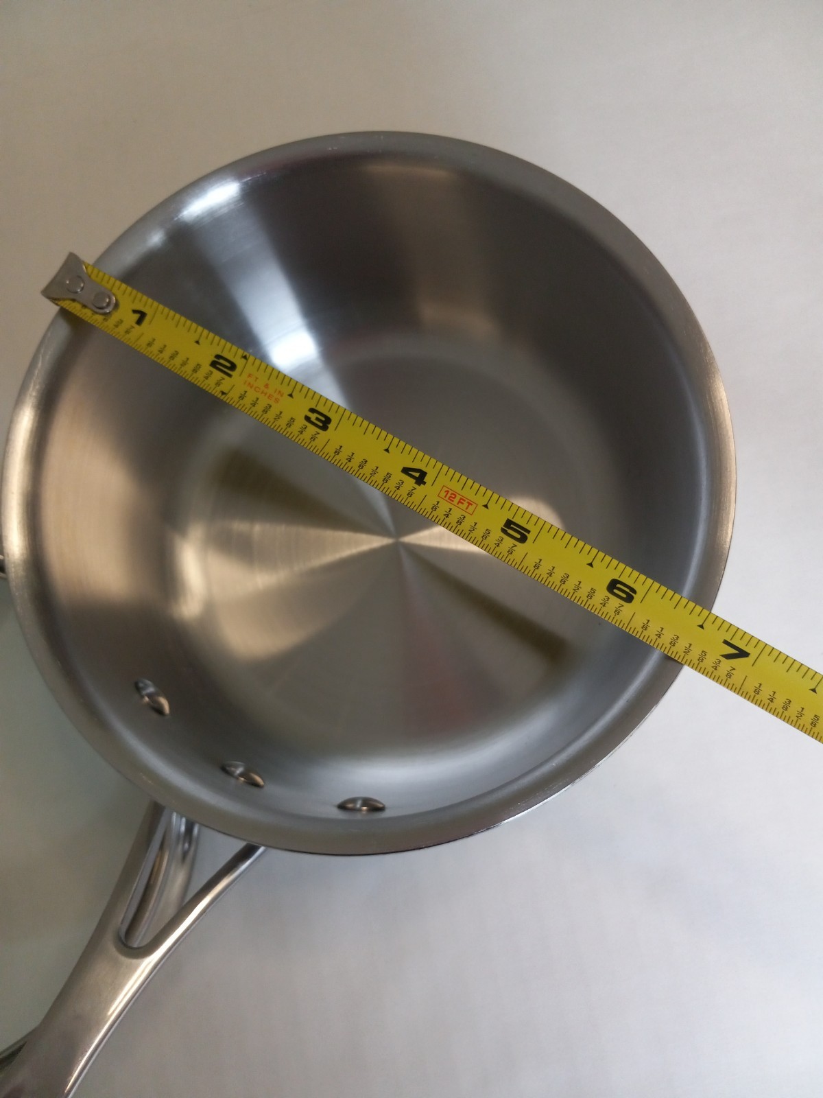 Calphalon 1.5 Qt/1.4L Stainless Steel Saucepan 87012 with lid. Nice Condition.
