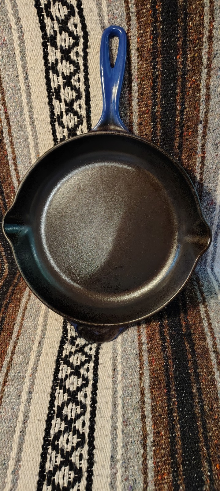Le Creuset Signature 10in Enamel Cast Iron Skillet Blue Long Handle Pour Spout