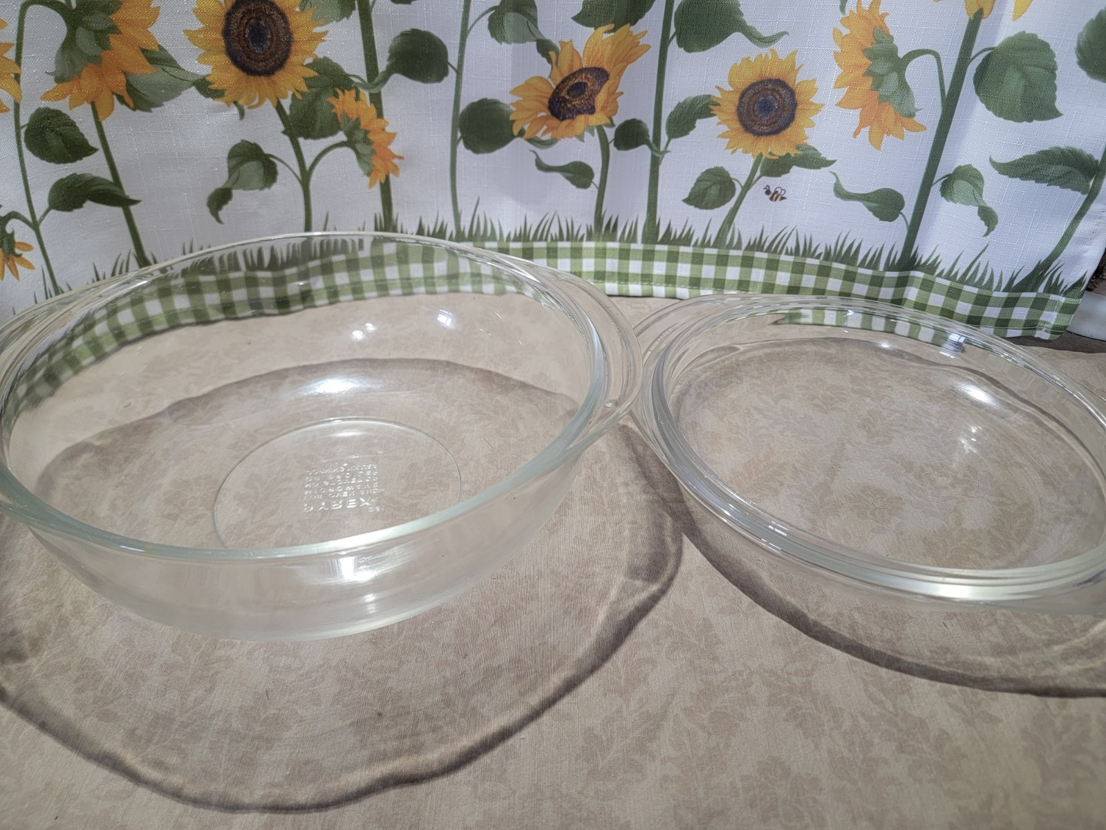 Pyrex Casserole Dish With Lid, Vintage #024, Corning, NY, 8.5″ Diameter
