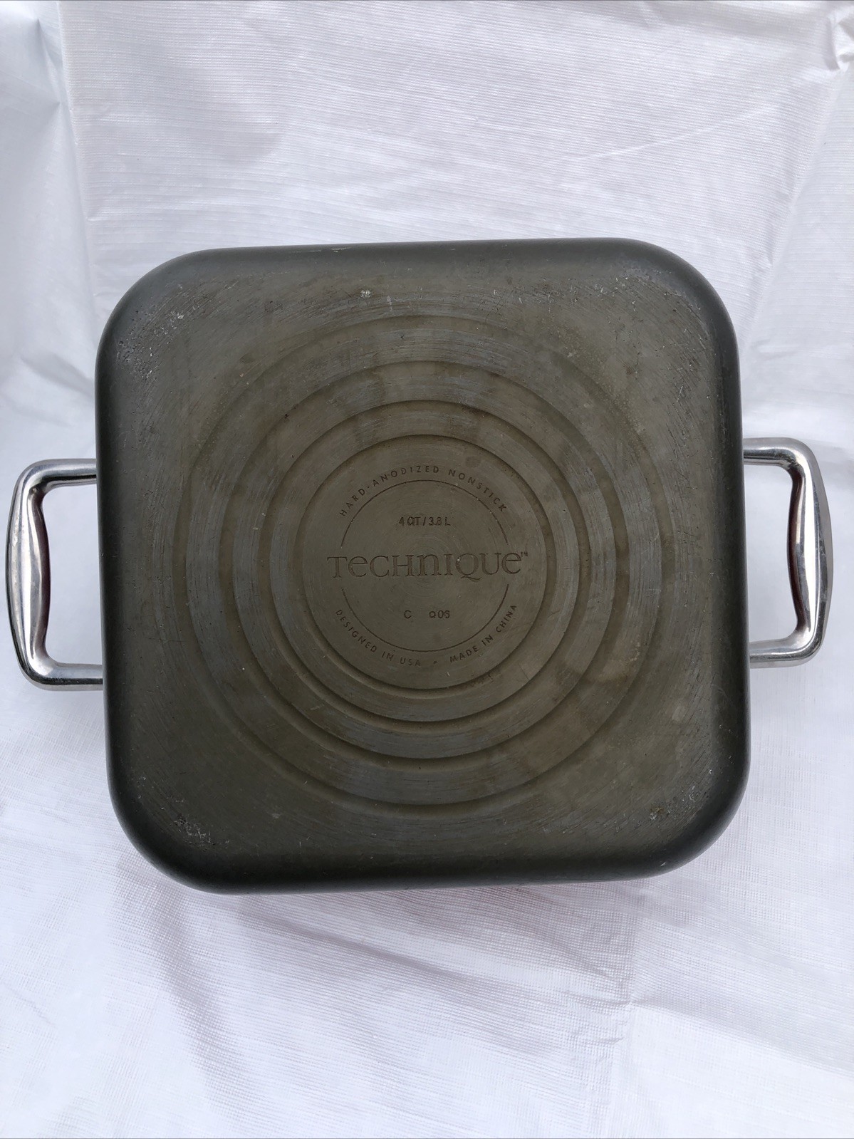 Technique Hard-Anodized Nonstick 4 Qt 3.5 L Square Red Pot w/ Lid & Handles