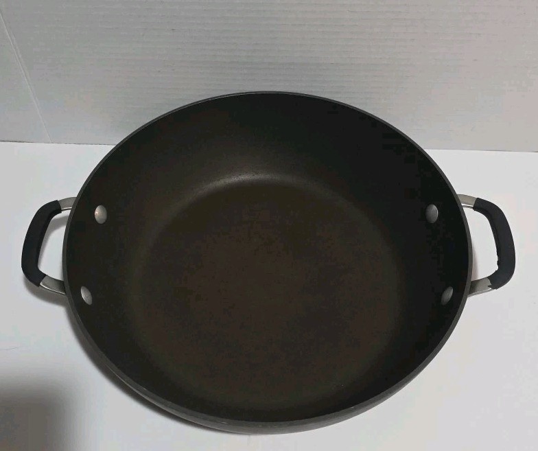 Cooking With Calphalon – 12″ Hard-Anodized Nonstick 1612 w/Glass lid
