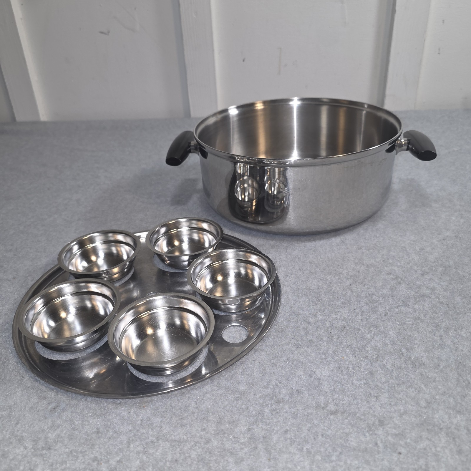 Cutco 6 Qt Stockpot Dutch Oven 5-Ply Stainless Aluminum Core W/ Egg Poacher