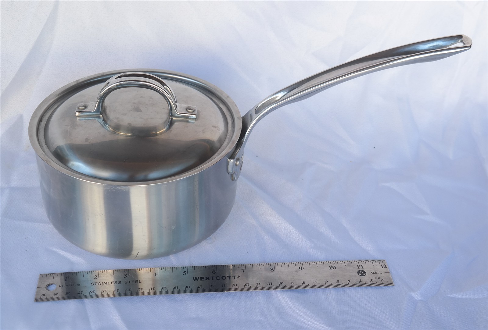 VIKING 7 Ply 2.5 qt 7 3/8″ dia Professional Saucepan Belgium made 18/10 W/ Lid