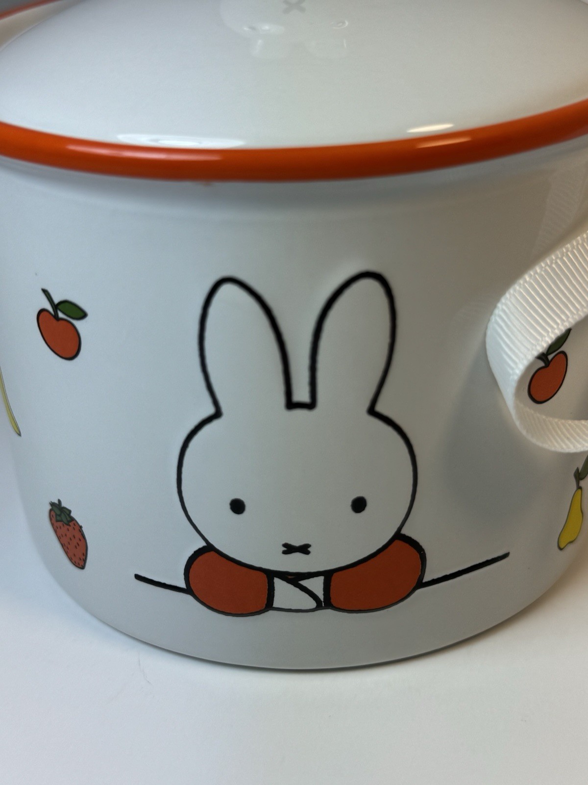 NWT Miffy Magenta Dick Bruna Ceramic Baking Dish Bunny w Lid 4.5 in diameter