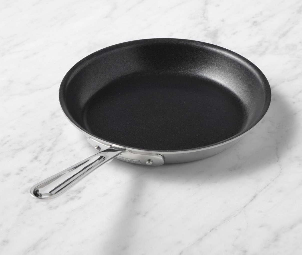 All-Clad D5® Stainless-Steel Pro 9 Inch Nonstick Omelette Fry Pan. NIB