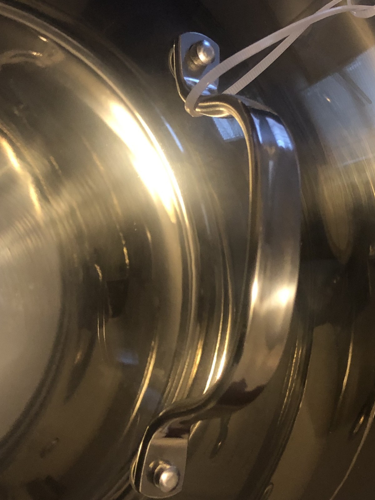 16.5 QT Stainless Steel cooking pot product as shown in the pictures