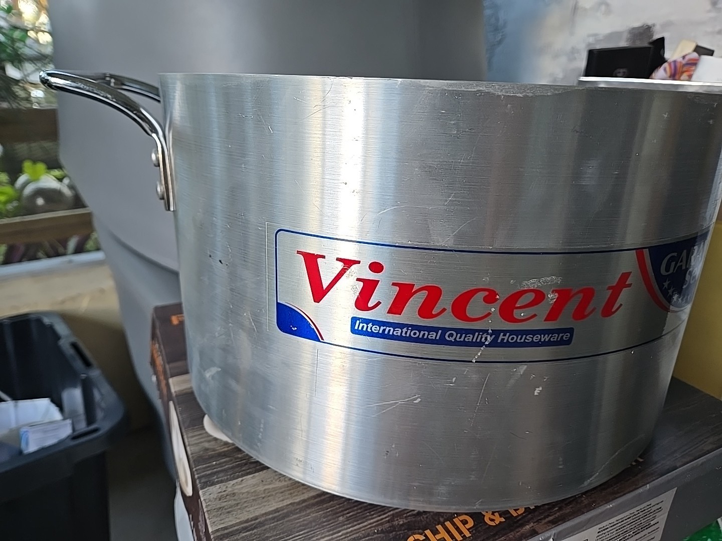 Vincent Int. Commercial X-Large Heavy Gauge Aluminum Pot 14×8″
