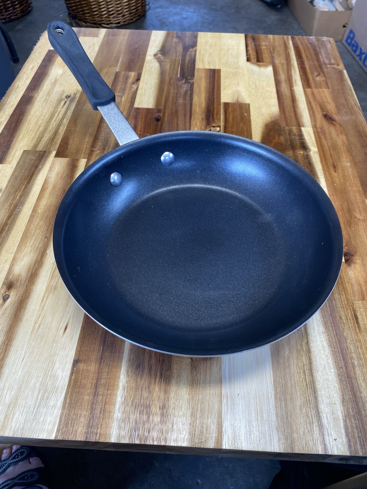Martha Stewart Everyday 10″ Nonstick Aluminum Frying Pan Skillet Long Handle