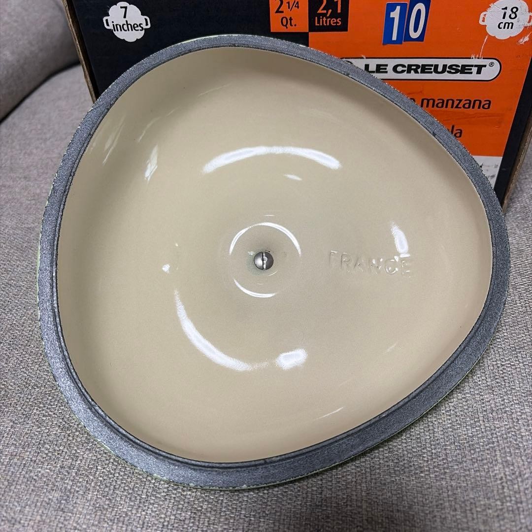 Le Creuset Apple Shape Casserole Cocotte 18cm 7″ 2.25qt Kiwi Green Stoneware