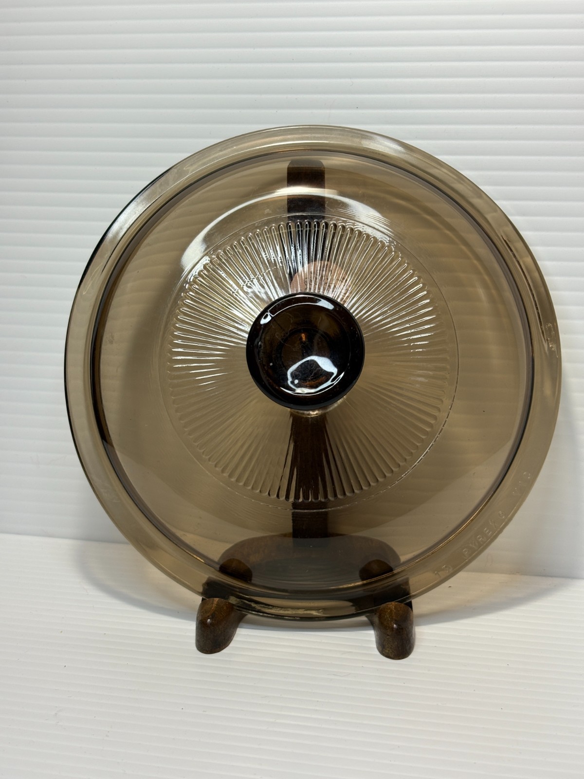 Pyrex #13 Fluted Replacement Lid Model V1C Amber Brown 5 5/8″