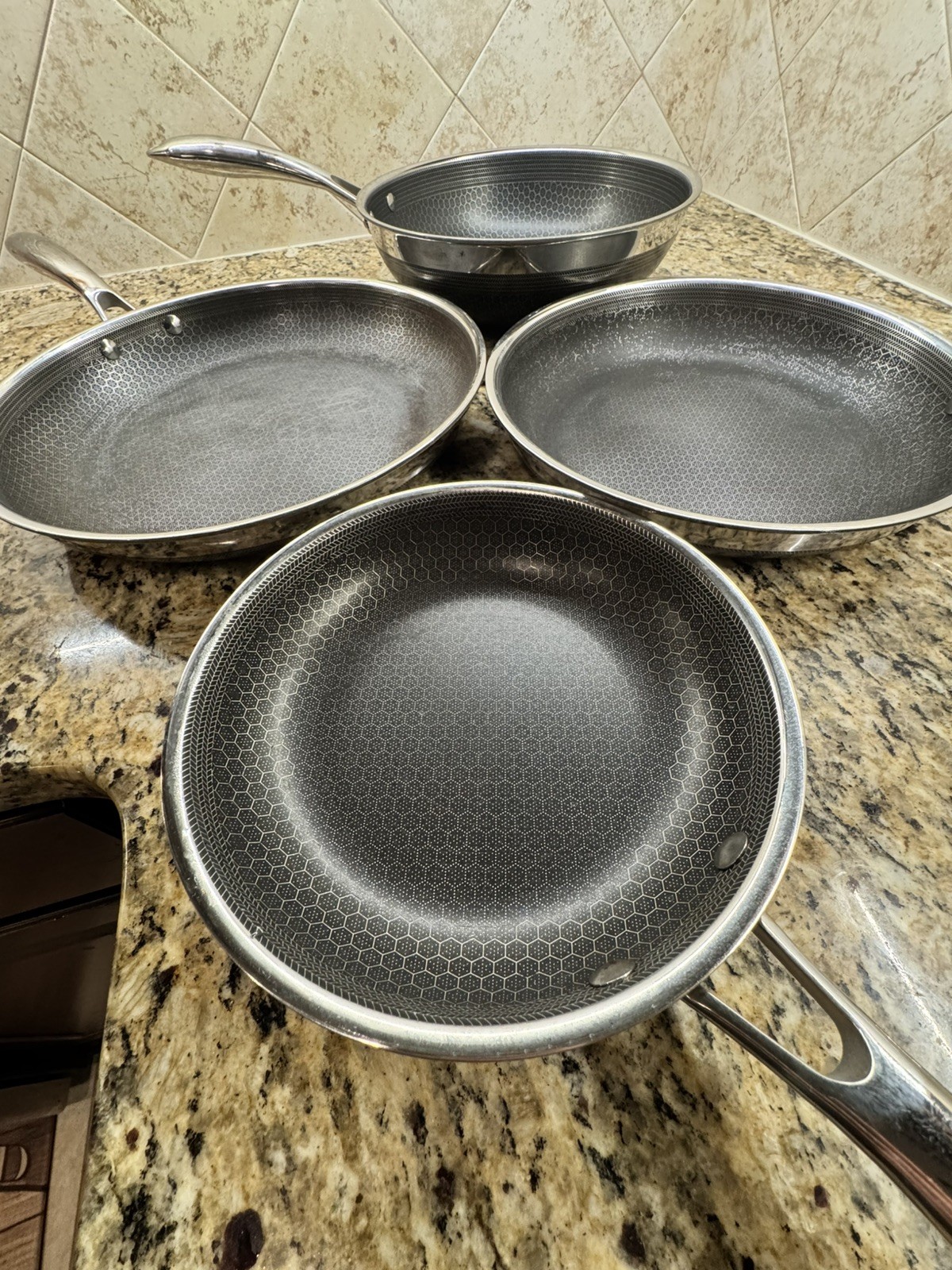 HexClad Hybrid 7-Piece Cookware Fry Pan Set 8” 10” 12” w/Lids & 12” Wok – USED