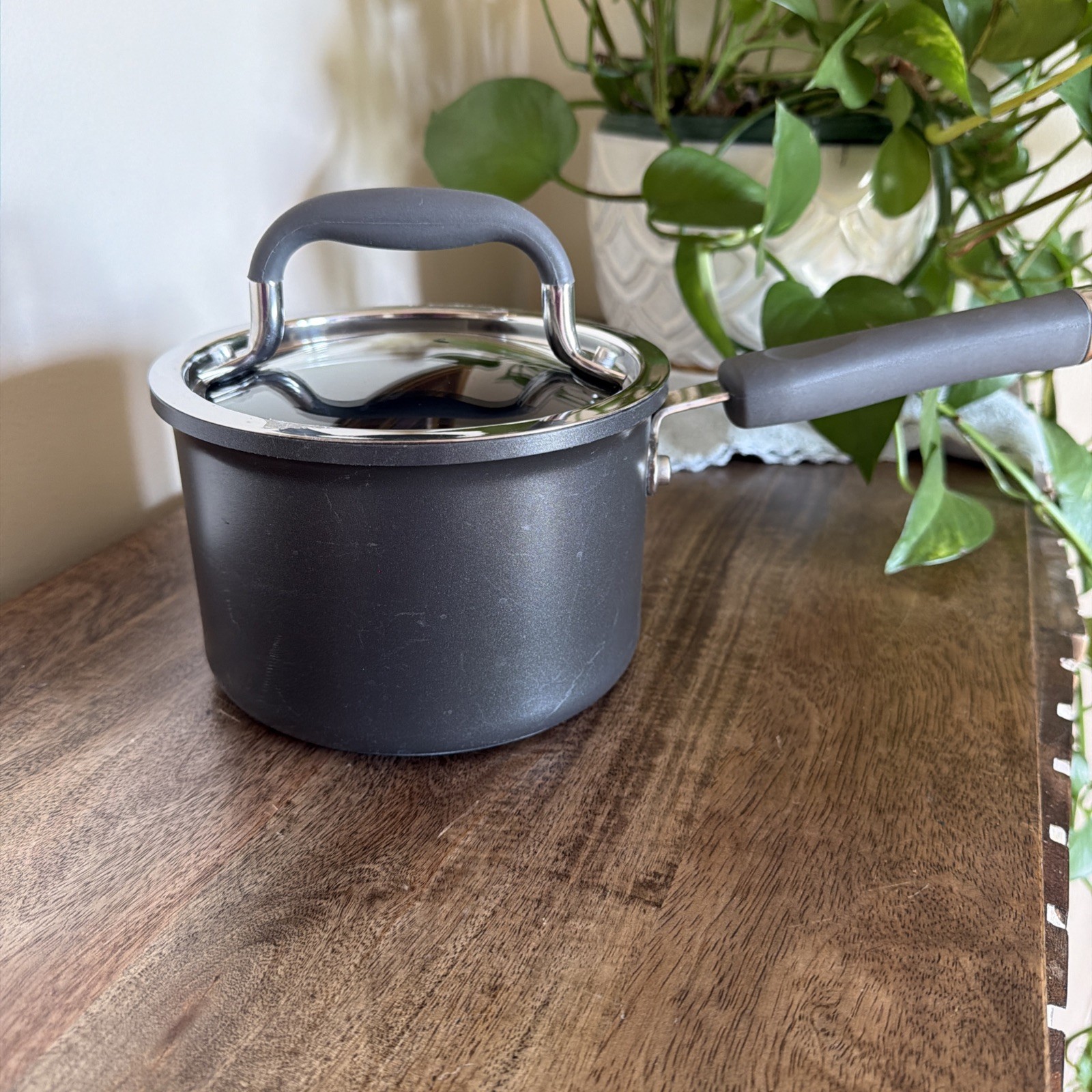 The Pampered Chef 3 Quart Hard-Anodized Non-Stick Sauce Pan With Lid