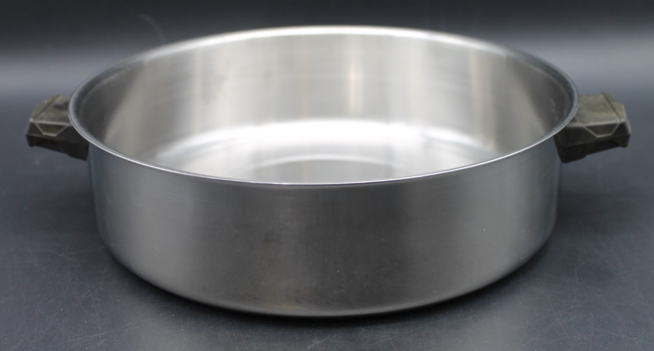Vintage Stainless Steel Casserole Serving Pan Round Handles 10.25″ Diameter