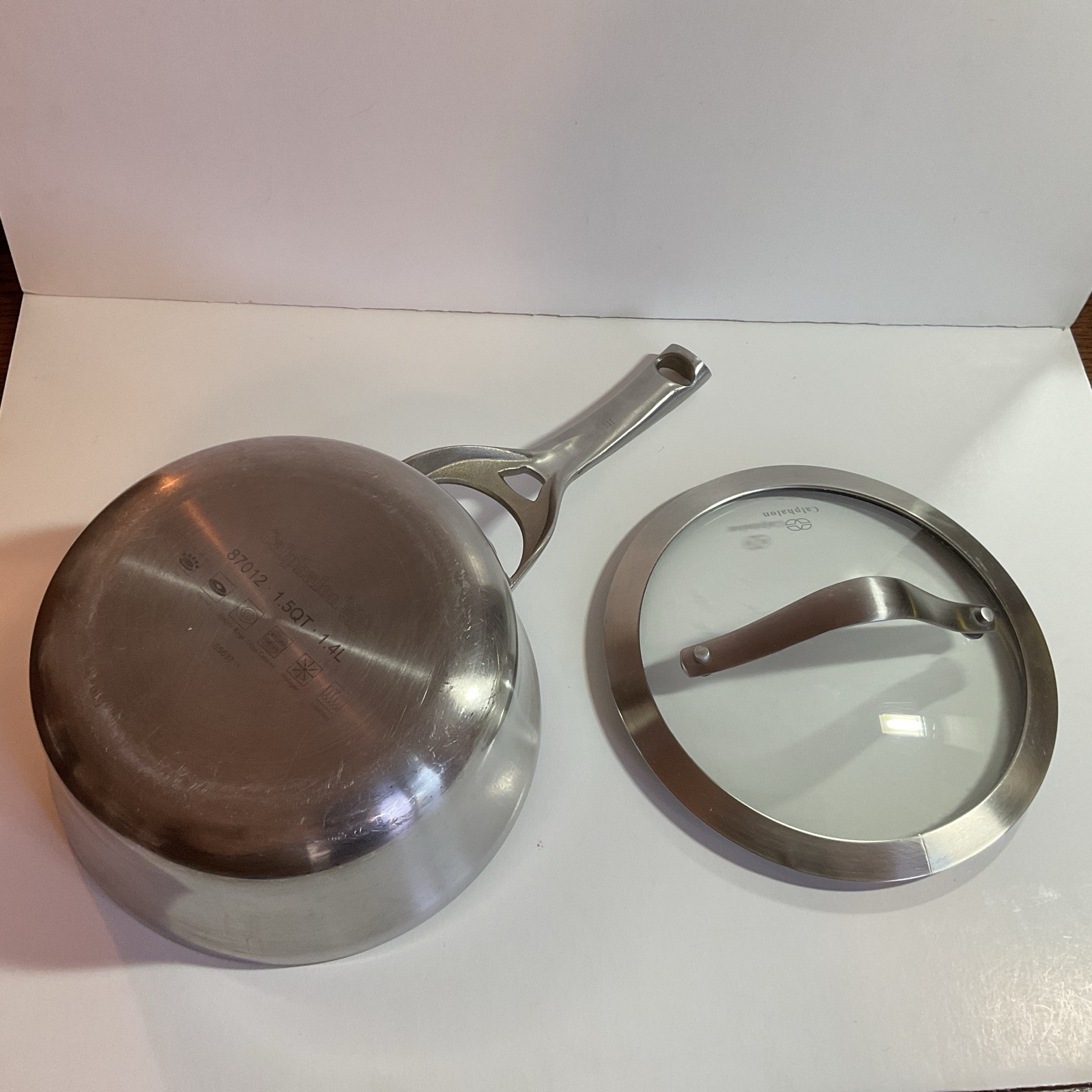 Calphalon 87012 Tri Ply Stainless Steel 1.5 QT 1.4L Sauce Pan w/Glass Lid