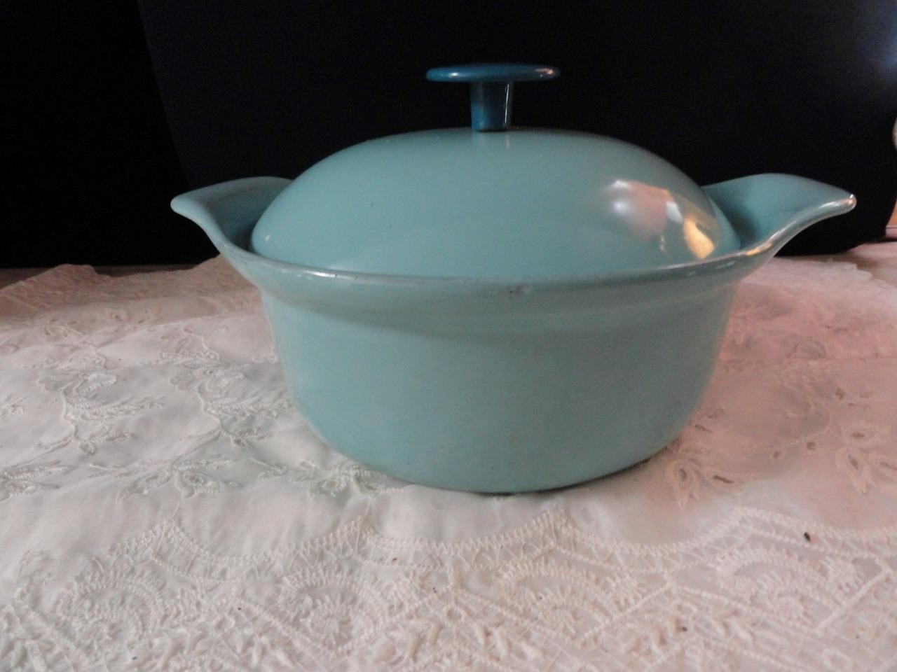 Prizer ware Cast Iron Covered Casserole Turquoise Enamel
