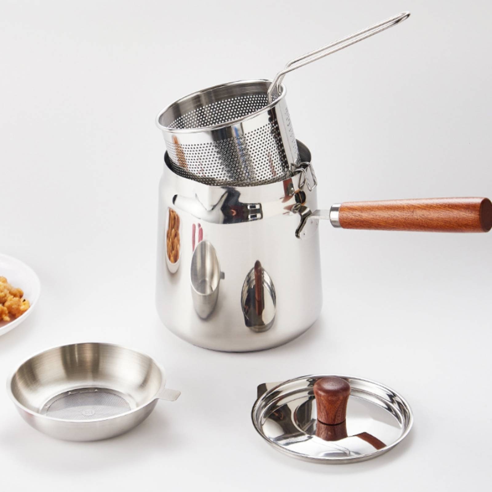 Oil Can with Lid with Mesh Strainer Rust-Resistant Meat Lard Container