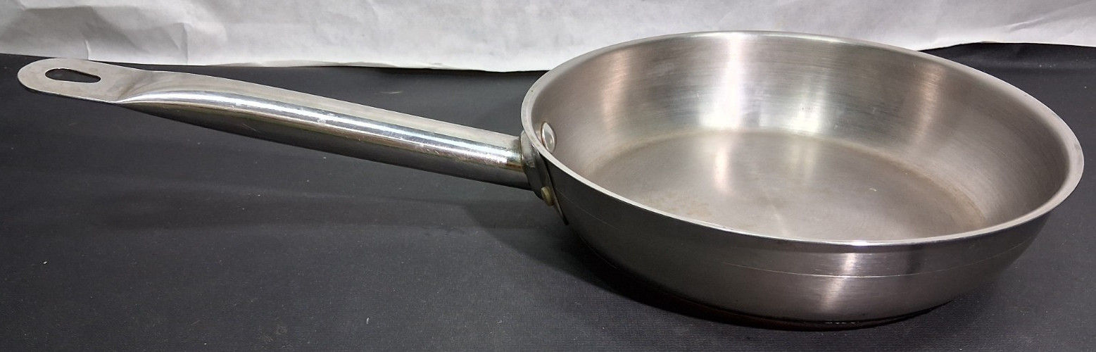Tabletop Unlimited 18/10 Stainless Steel Frying Pan Copper Bottom 8.25″ Wide