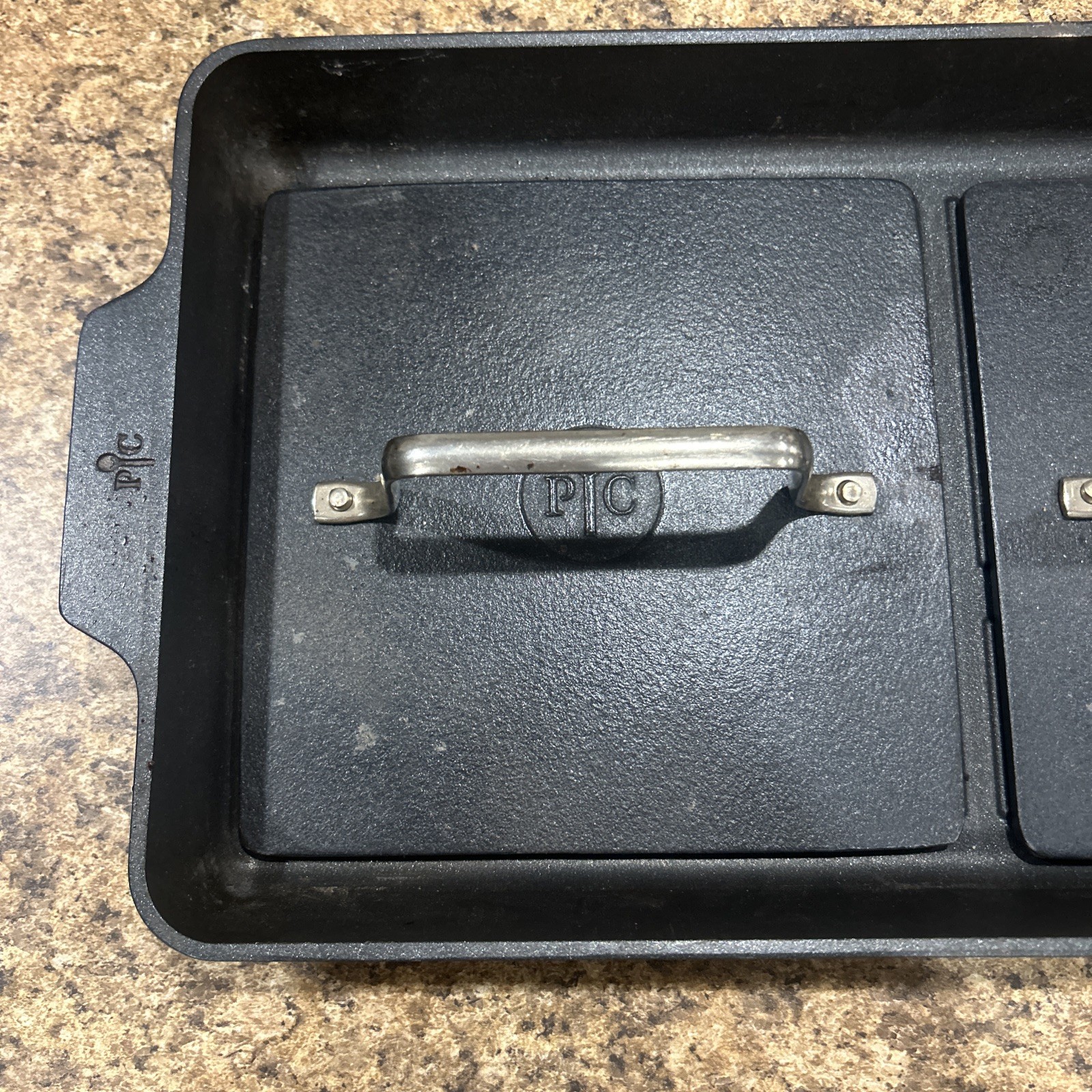 Pampered Chef Nonstick Double Burner Grill with 2 Cast Iron Presses