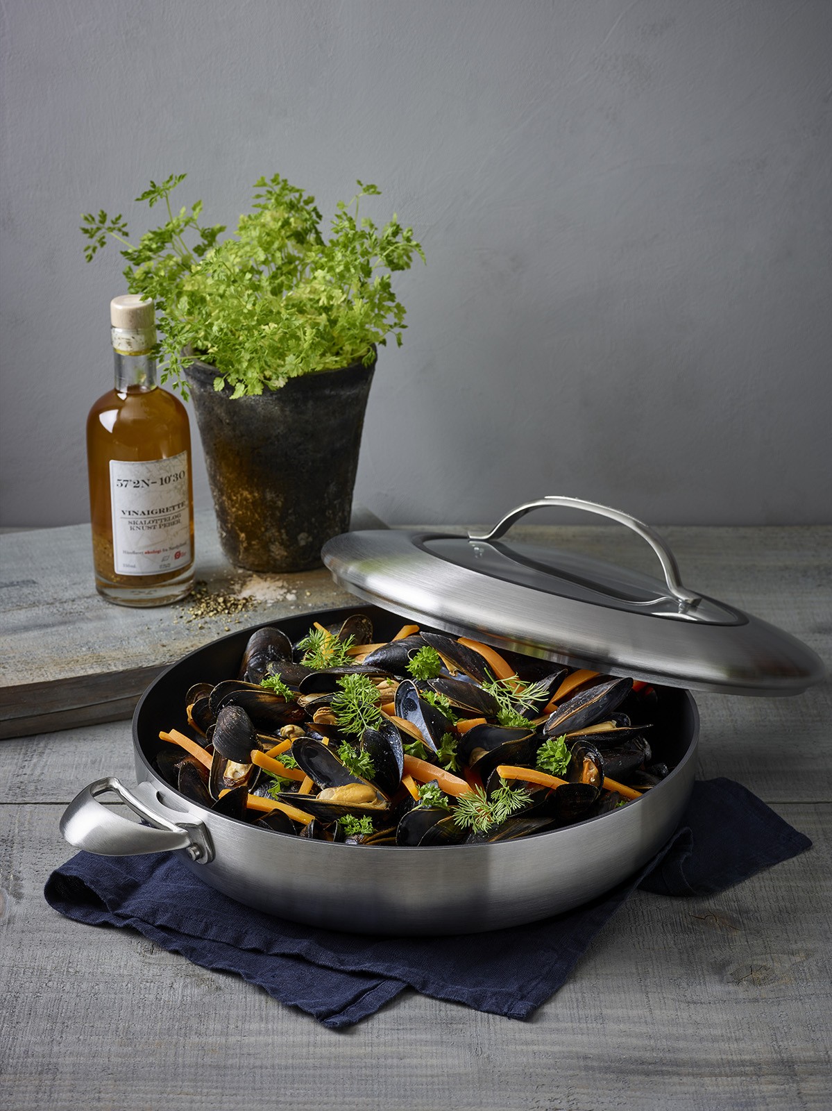 Scanpan CTX 12.75 Inch Nonstick Chef’s Pan, 5.25 Quart, Stainless Steel