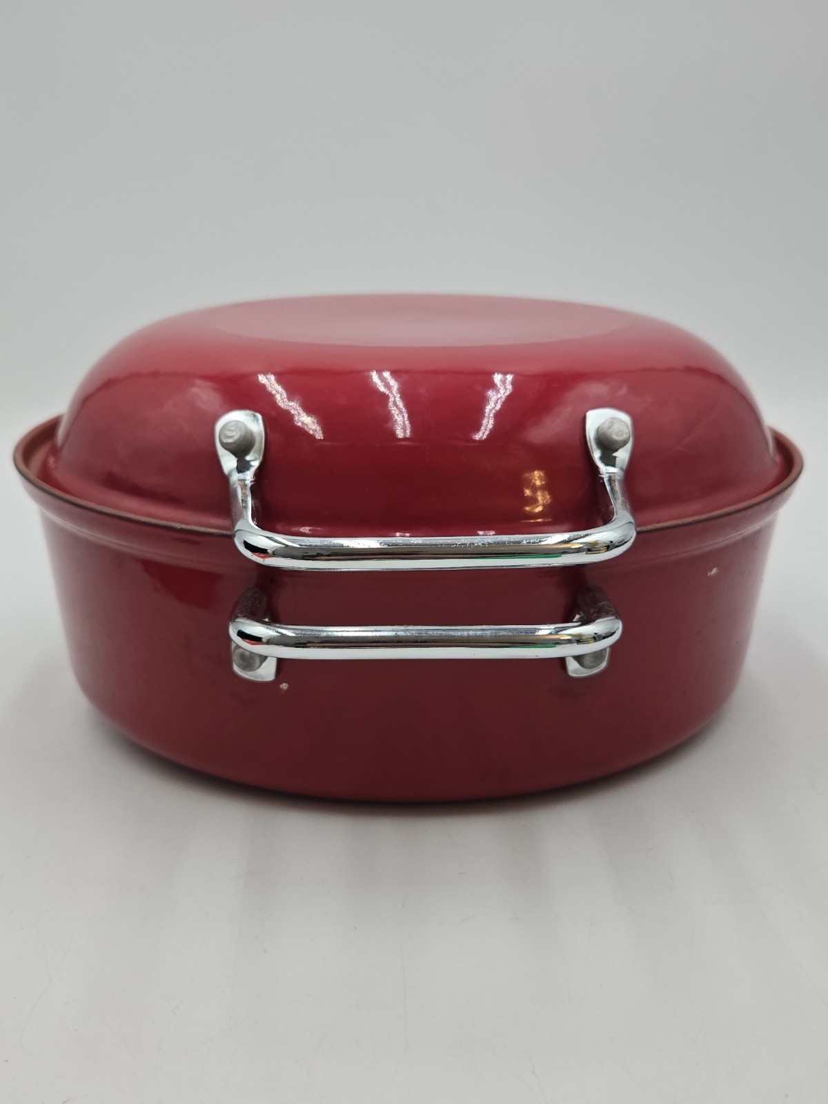 Cook’s Essentials Dutch Oven 4 Qt, Red Enamel Over Cast Iron