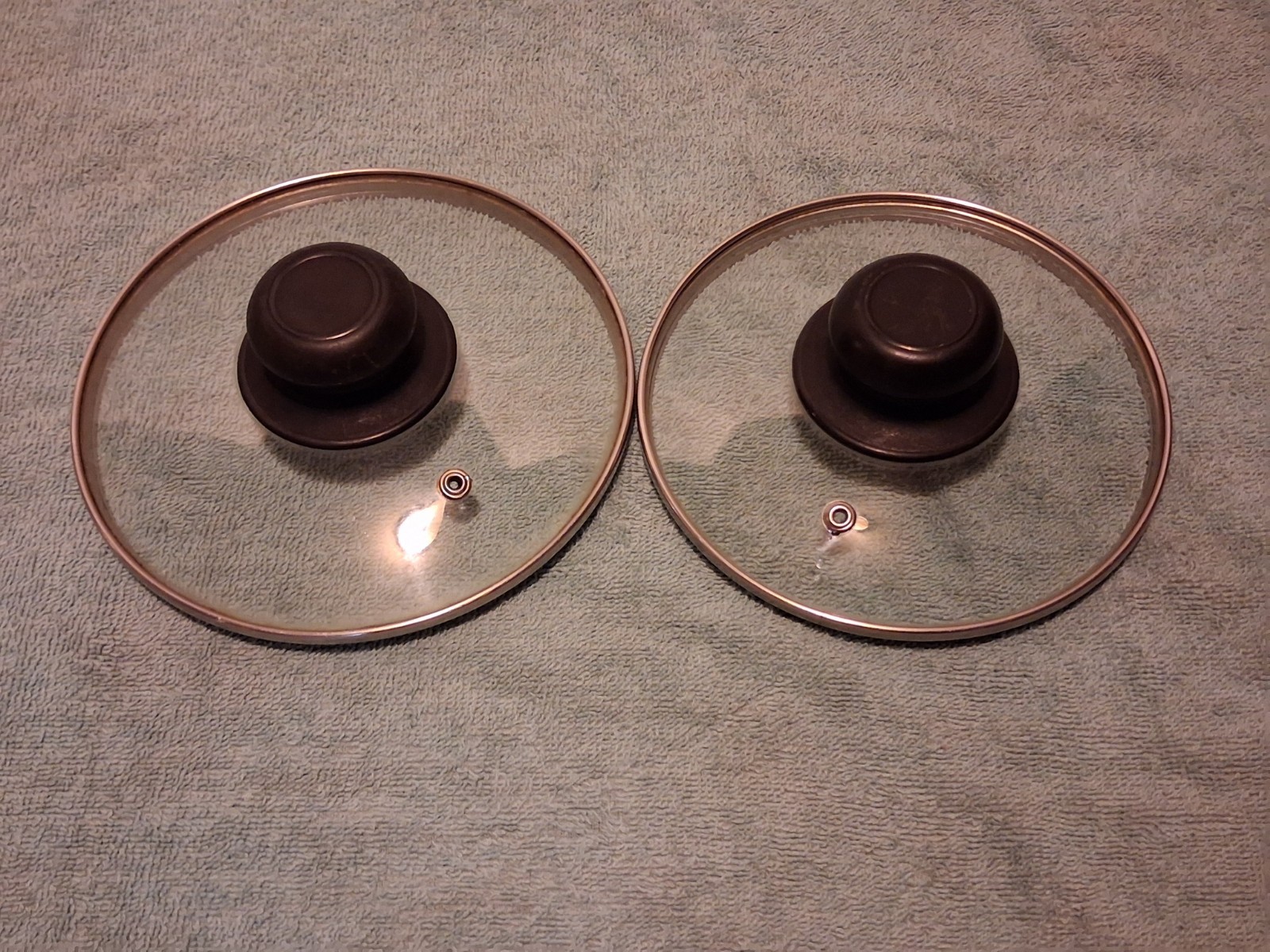 2 Tempered Glass Replacement Lids 7” And 6.5″ Vented Pot/Pan Plastic Knob