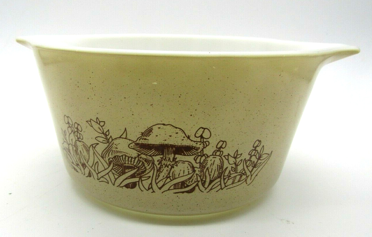 Vintage Pyrex Forest Fansies Mushroom Casserole Dish 473-B – 7.5″ L – 3.25″ H