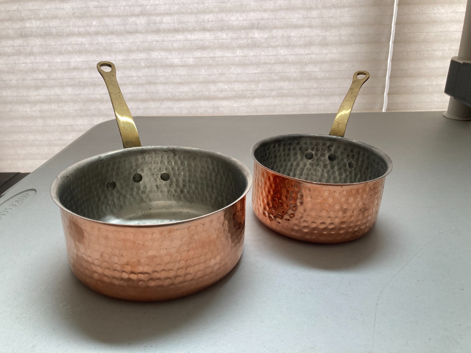 Set of 2 Tin Lined Hammered Copper Saucepans 5″ & 6″ Brass Handles – Unmarked