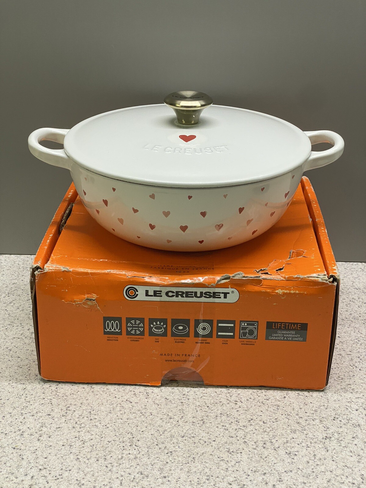 Le Creuset Pink Hearts White Cast Iron Soup Pot 2.75 Qt New Damaged