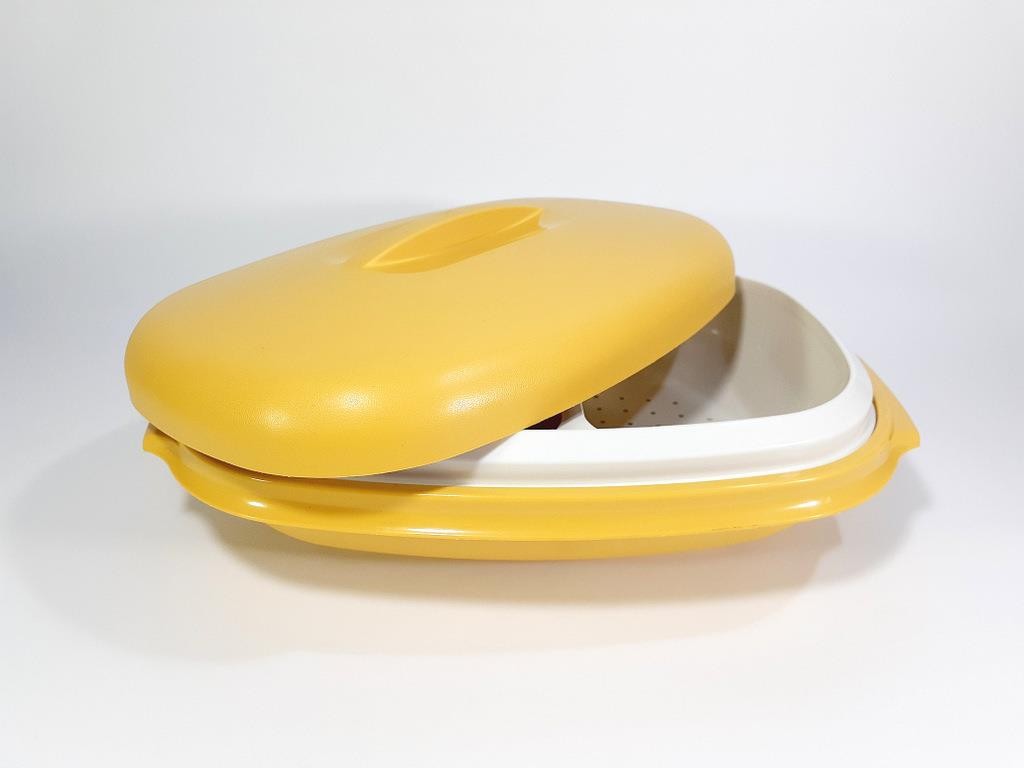 Vintage TUPPERWARE Harvest Gold Retro Microwave Vegetable & Rice Steamer Server
