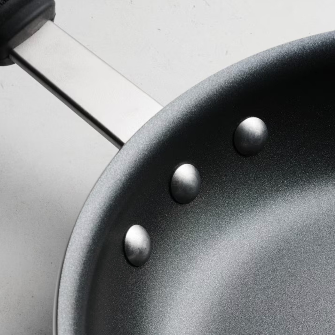Member’s Mark 10 Inch Aluminum Nonstick Fry Pan Restaurant Grade Skillet